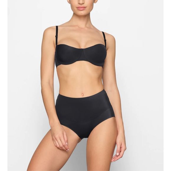 SKIMS Other - SKIMS Smoothing Strapless Bra in Onyx Size 42DD